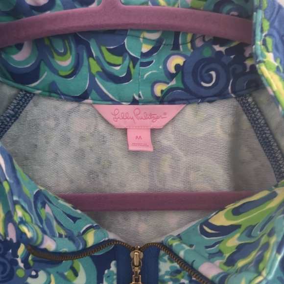 Like New swirl Lilly Pulitzer Skipper Top - Picture 2 of 7